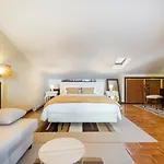Private Balcony Hot Tub 4* Aguda (Leiria)