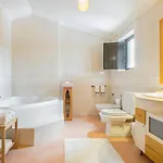 招待所 Private Balcony Hot Tub 4*