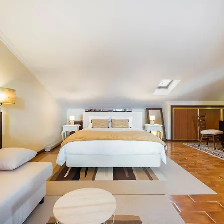 Private Balcony Hot Tub 4* Aguda (Leiria)