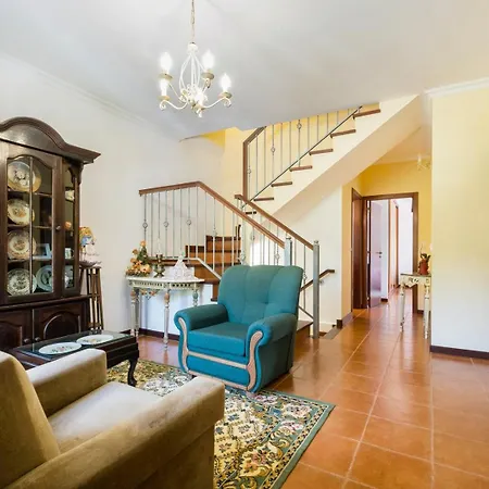 Private Balcony Hot Tub 4* Aguda (Leiria)