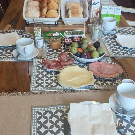 Casa de hóspedes Private Balcony Hot Tub 4*