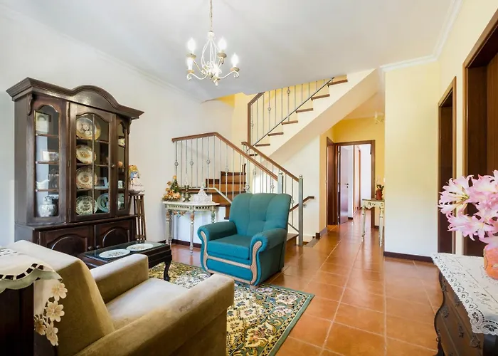 Private Balcony Hot Tub 4* Aguda (Leiria)