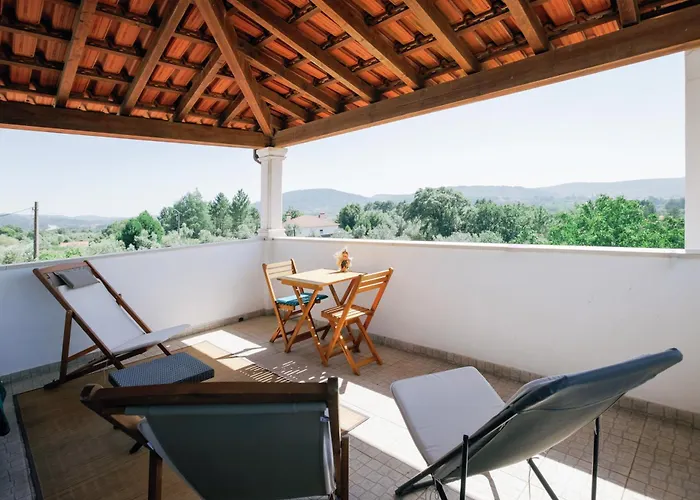 Private Balcony Hot Tub Konukevi